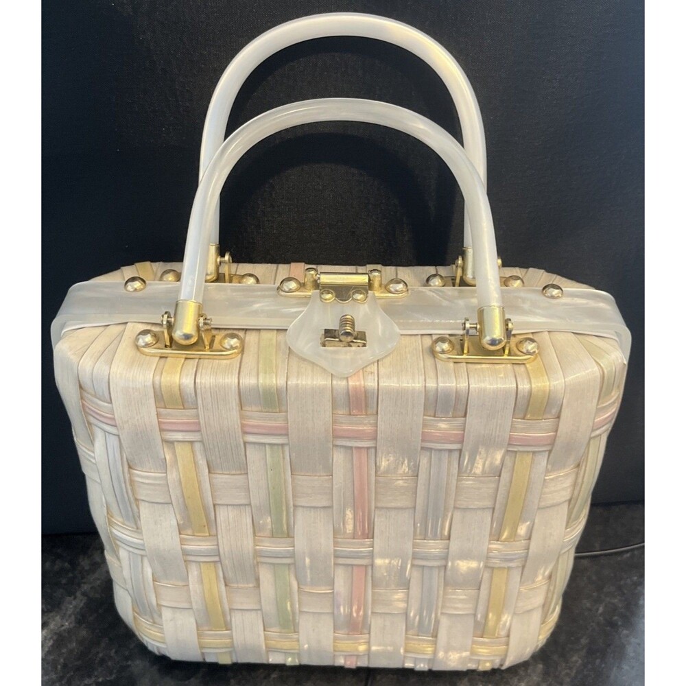 VNTG Charming by Atlas - Wicker ￼Basket Weave Vinyl with Lucite trim handles 9x8